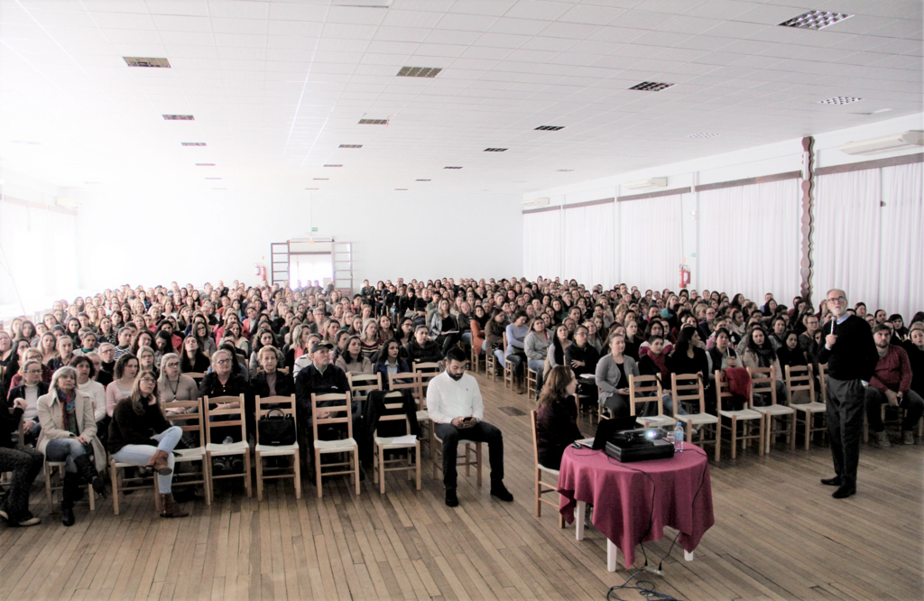 Administração Municipal promoveu palestra com o tema 'Vale a pena Viver?