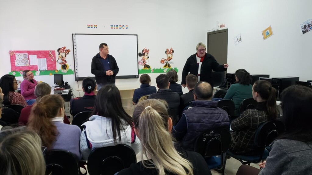 PALESTRA SOBRE LEGISLAÇÃO DA CRIANÇA E ADOLESCENTE