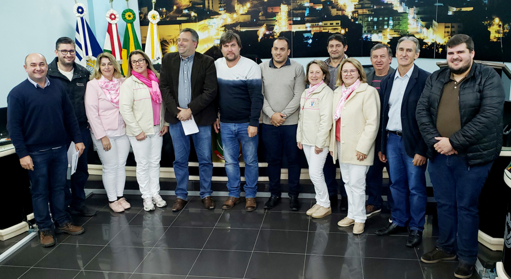  - Vereadores e integrantes da Rede Feminina de Combate ao Câncer.