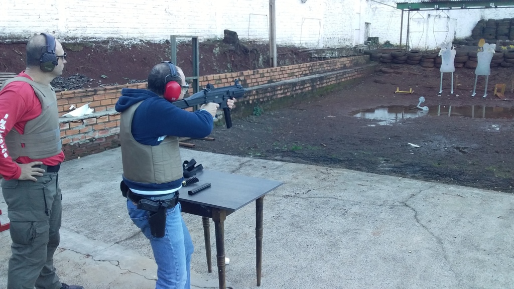 Treinamento de tiro auxilia magistrados na autodefesa e interpretação de crimes