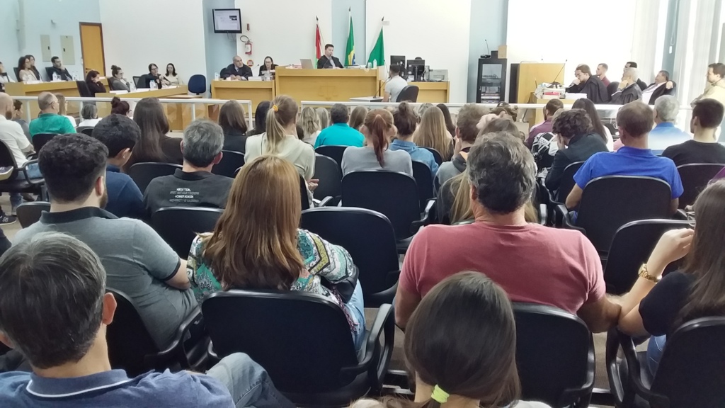 Dois réus são condenados e um absolvido por morte depois de briga de trânsito, em Chapecó