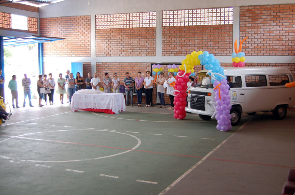 Novo veículo fará o transporte dos alunos da Apae de Anita Garibaldi