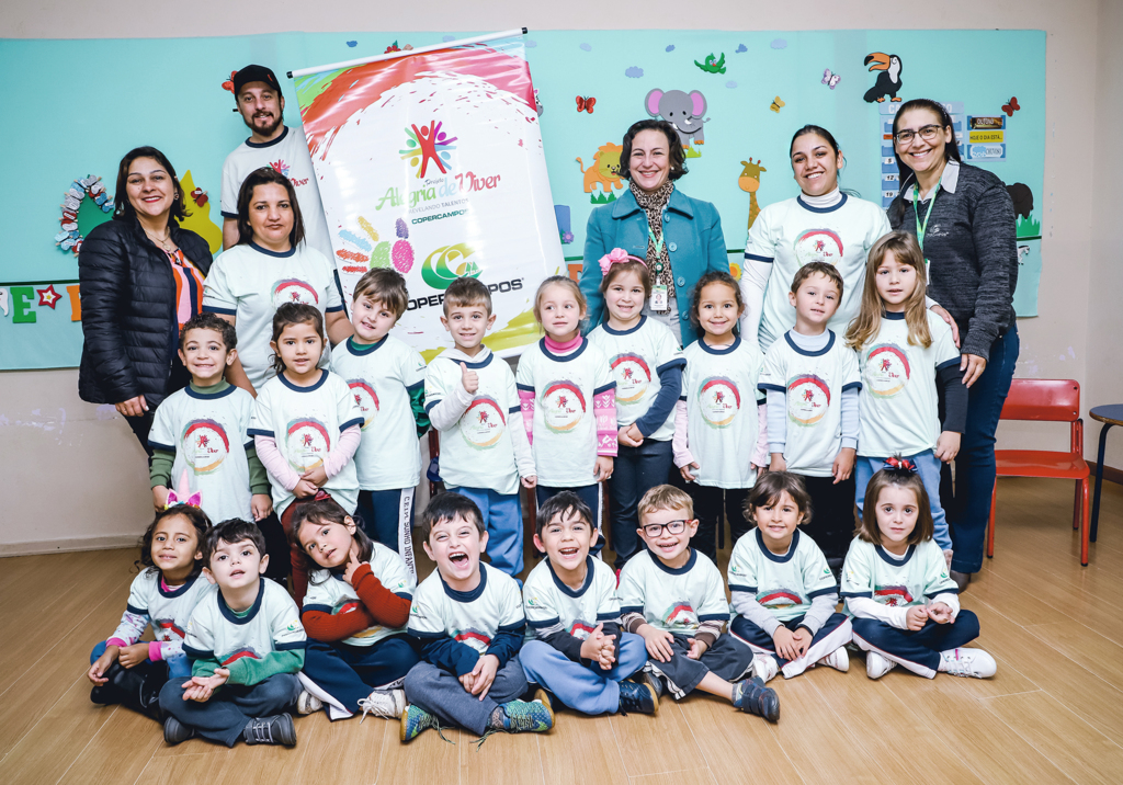 Copercampos distribui camisetas ecológicas aos participantes do projeto social