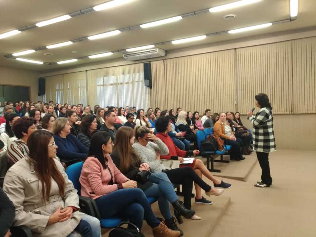 Realizado o I Fórum de Educação Infantil do Sistema Público Municipal de Joaçaba