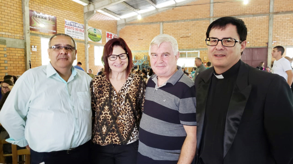  - Evento que reuniu grande número de fiéis católicos, contou com a presença do Chefe do executivo piratubense.