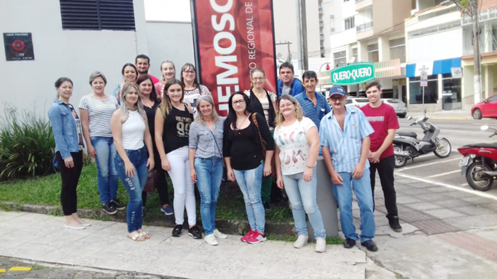 Município de Ipira leva 17 doadores de sangue ao HEMOSC