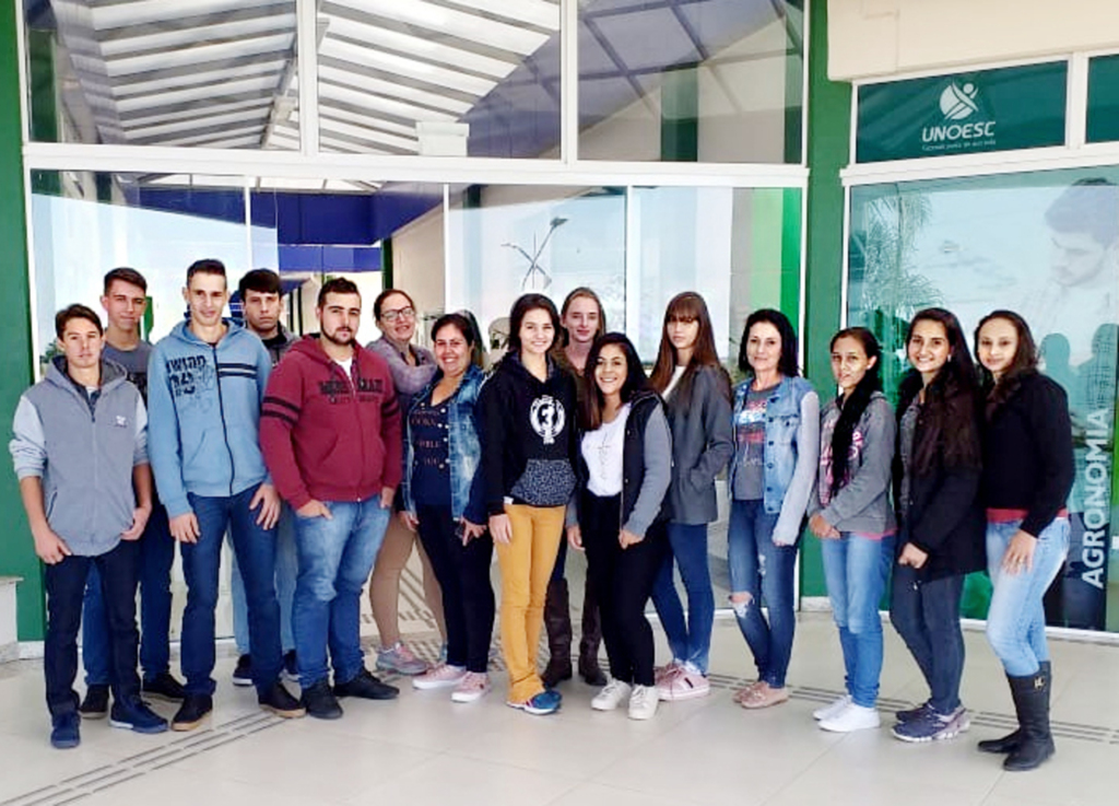  - Alunos do curso de auxiliar veterinário conhecem a estrutura da Unidade de Atendimento Veterinário  Campos Novos