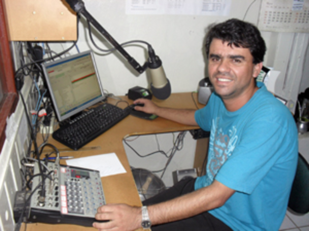 Rádio Alegria FM é a mais ouvida em Santa Catarina pela internet