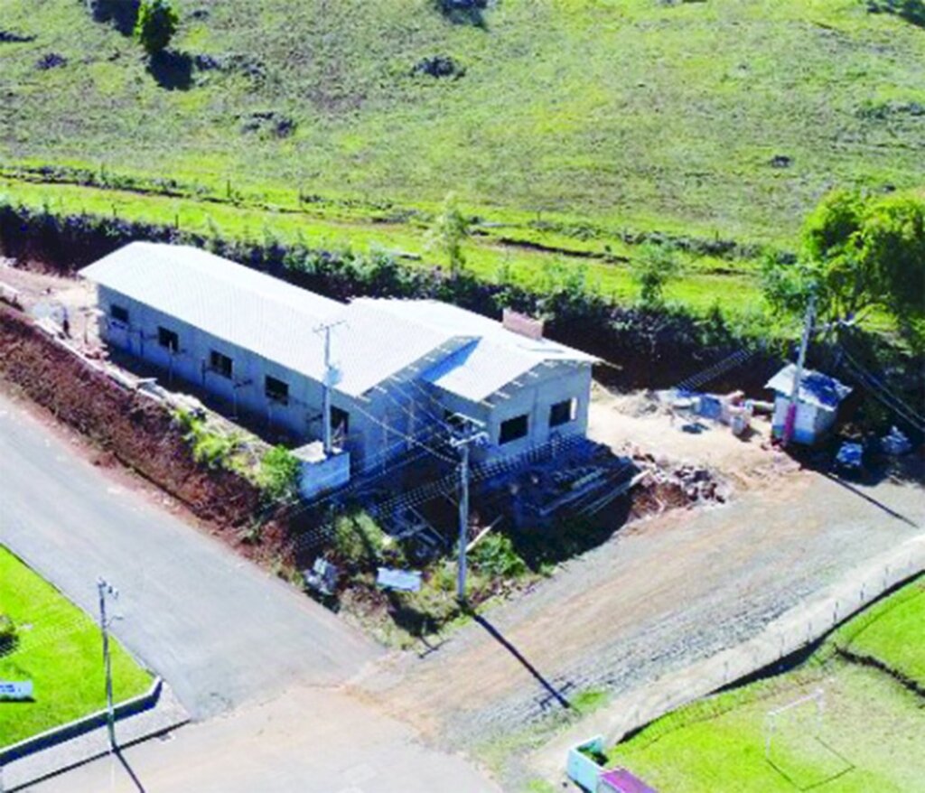 Obra da Cancha de Bocha para os idosos segue em andamento em Abdon Batista