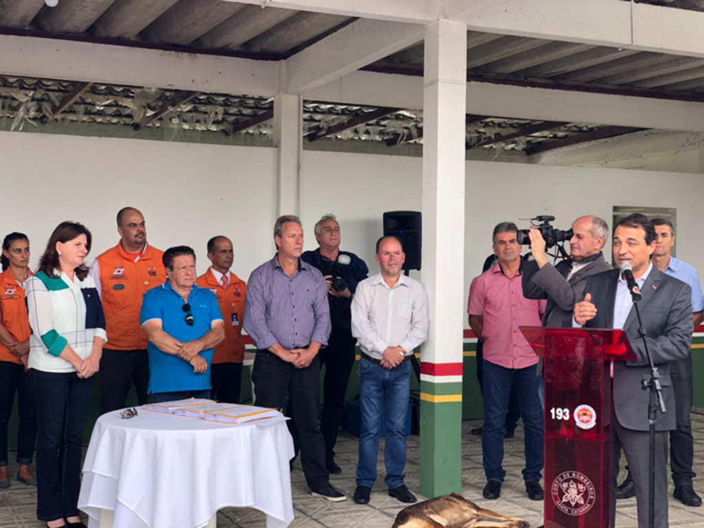 Carmen Zanotto participa da Assinatura do Termo de Referência para obras da Serra do Rio do Rastro