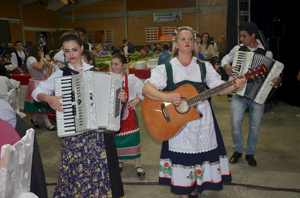 Celso Ramos vive a cultura italiana em jantar típico