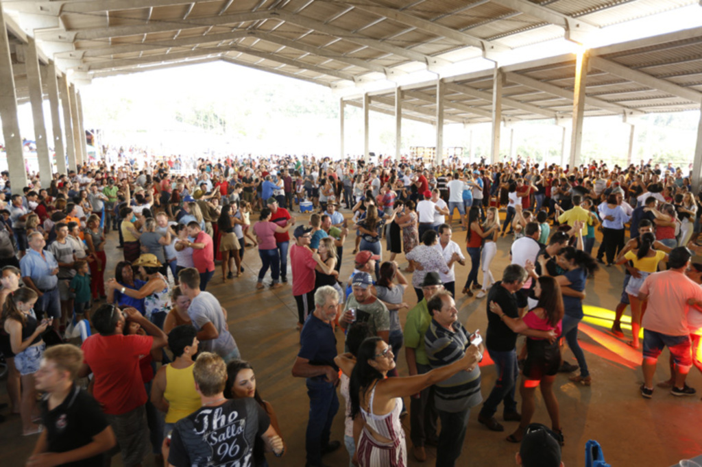 PIRATUBA CELEBRA ANIVERSÁRIO DE 70 ANOS COM DIA DA FAMÍLIA NO PARQUE