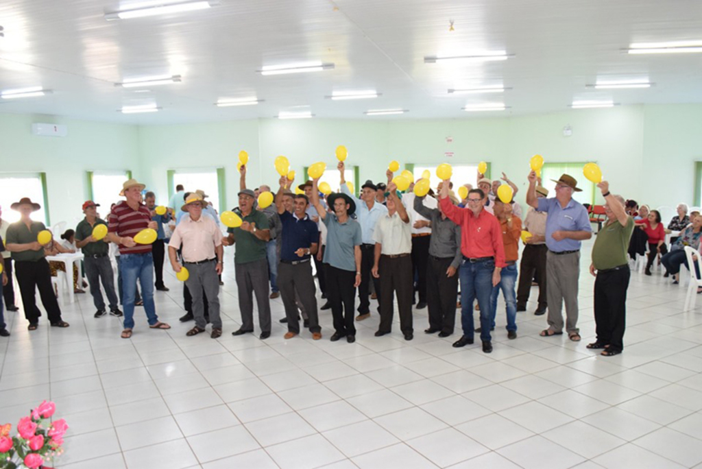 Homenagens marcam passagem do Dia dos Pais em Abdon Batista