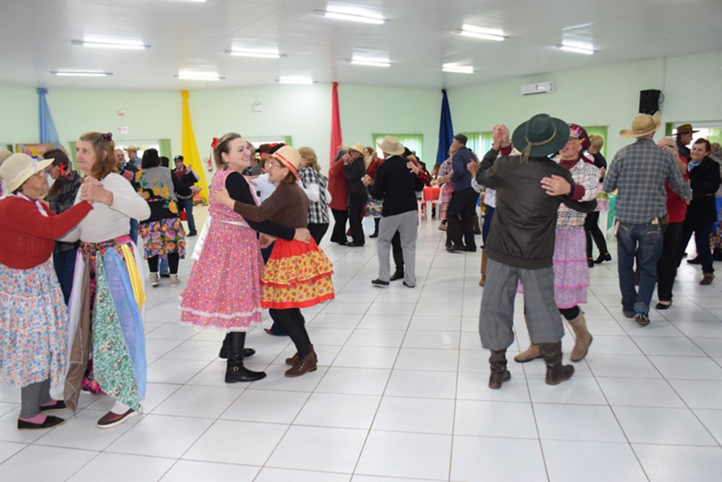 Festa Junina do Grupo de Idosos Conviver de Abdon Batista