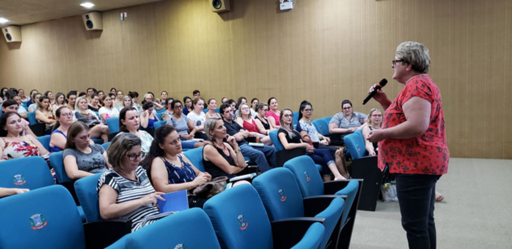 PROFESSORES DA REDE MUNICIPAL PARTICIPAM DE PRIMEIRO ENCONTRO DO ANO LETIVO 2019 EM PIRATUBA