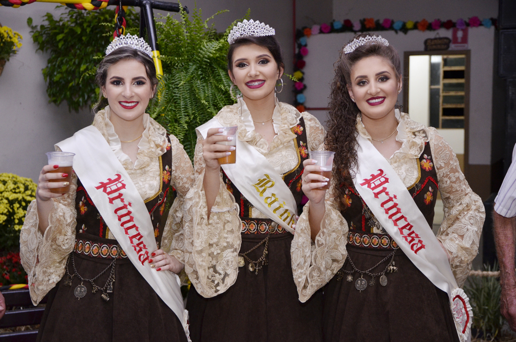 Ipira escolhe soberanas dos 99 anos de Kerb