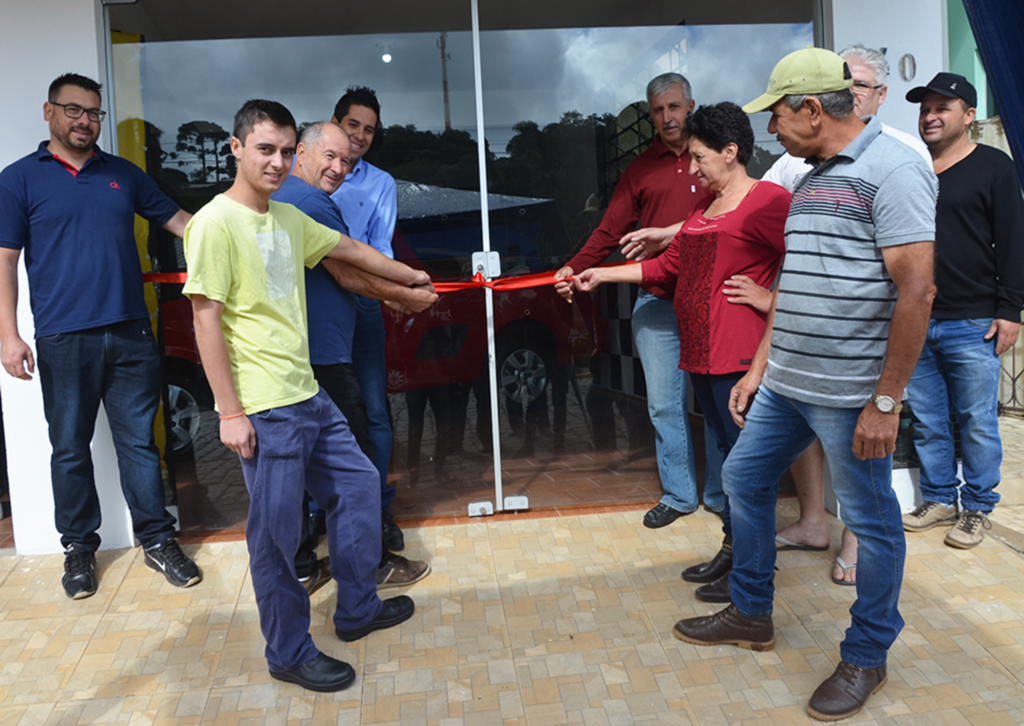 Silvio Automóveis inaugura nova loja em Anita