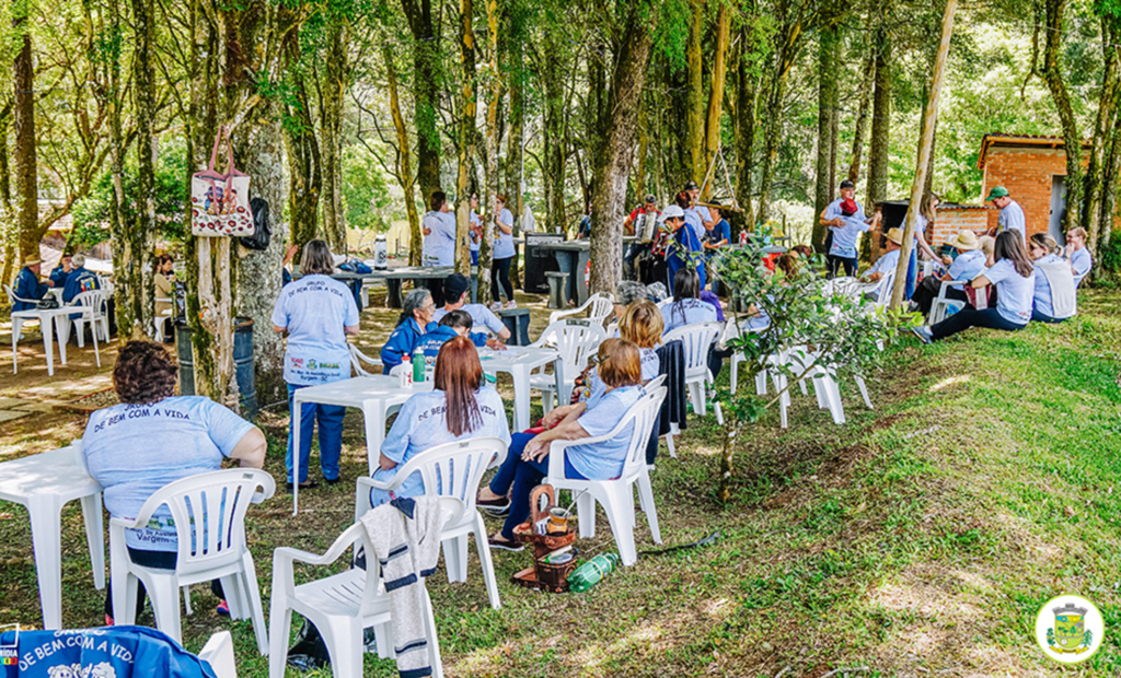 Dia do Idoso em Vargem com grupo 'De Bem com a Vida'