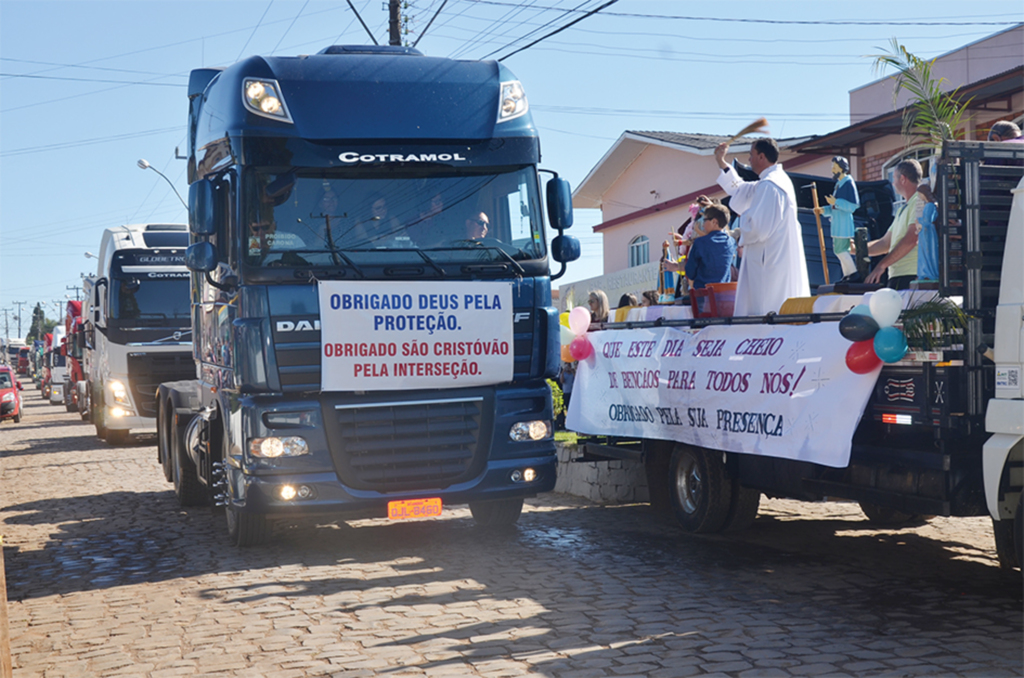 Paróquia São Paulo Apóstolo realizou Festa do Colono e Motorista