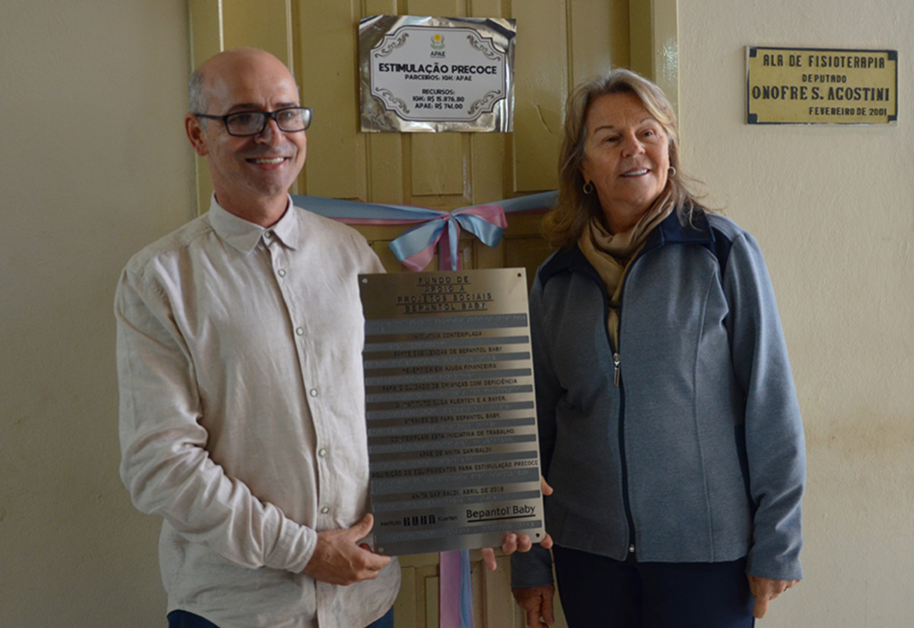 APAE de Anita inaugura sala de estimulação e equipamentos