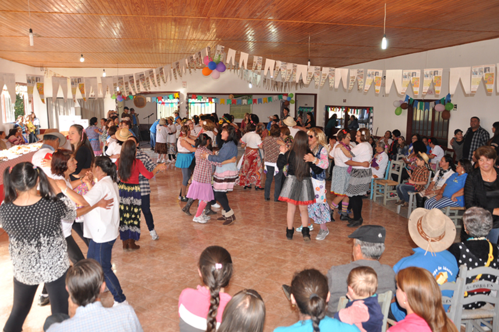 Animada Festa de São João é realizada pelo Grupo Crescer e Envelhecer com Saúde em Anita