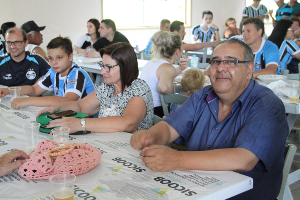 Prefeito Bile vai a evento do time do coração