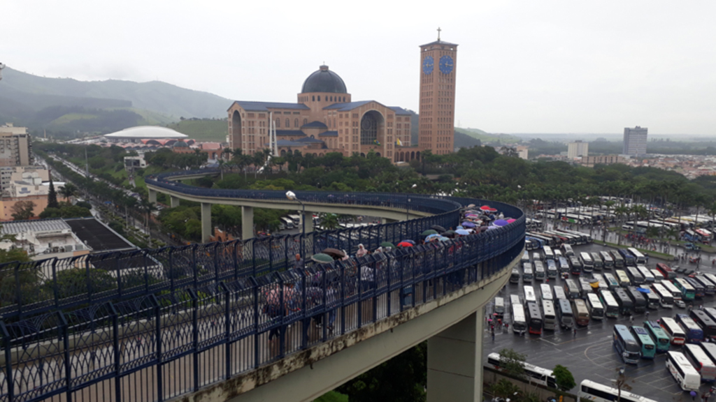 Turismo à Catedral Basílica de Nossa Senhora Aparecida