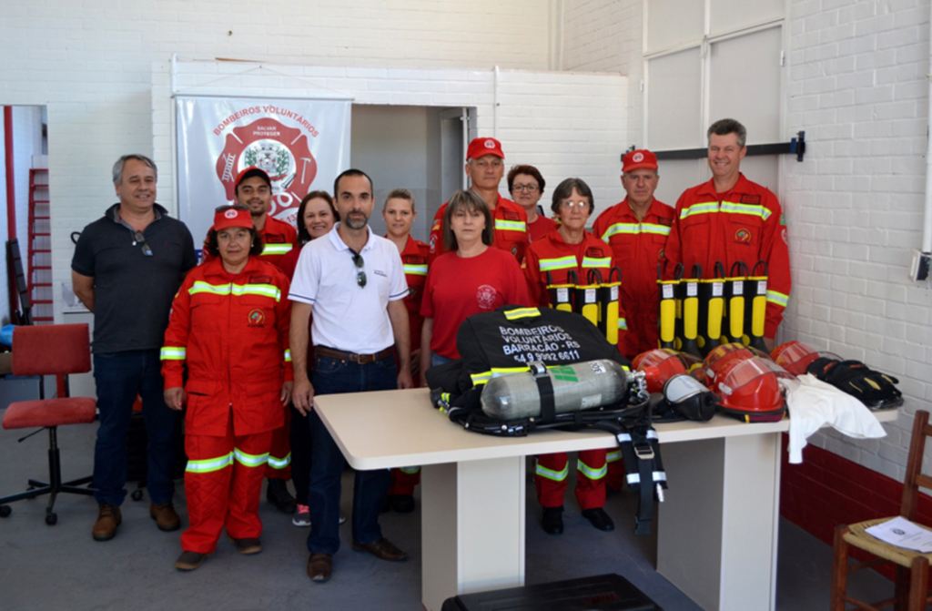 Bombeiros Voluntários de Barracão recebem equipamentos de segurança