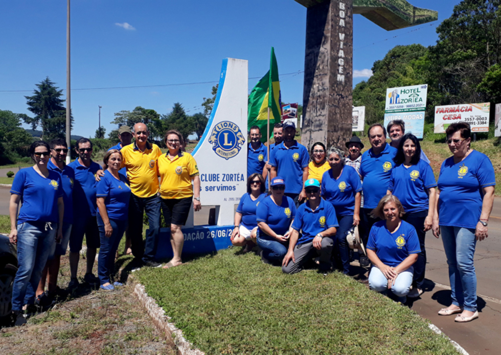 Lions Clube entrega cestas básica em Zortéa