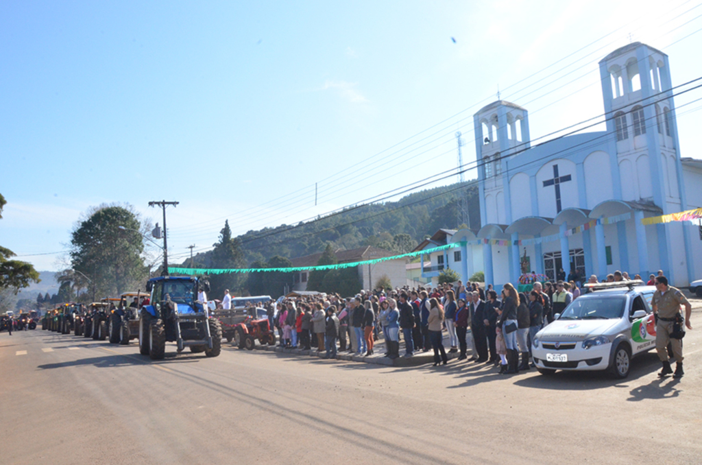 Paróquia Nossa Senhora da Saúde realizou a 33ª Festa do Colono e Motorista em Abdon Batista