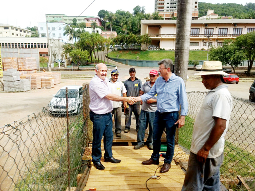 Prefeituras concluem a revitalização do assoalho da Ponte Pênsil Padre Mathias Michellizza