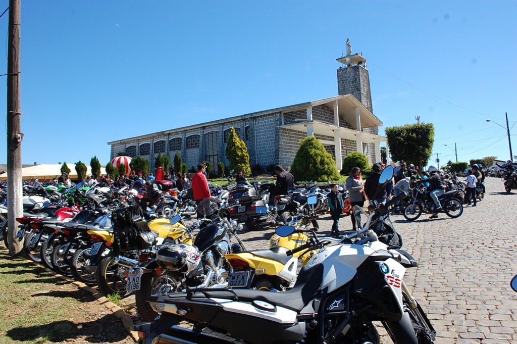 11ª Moto Feijoada de Campo Belo reuniu milhares de motociclistas