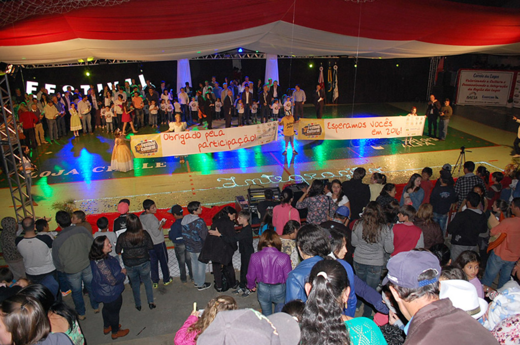 O brilho de um evento onde as estrelas estão no palco