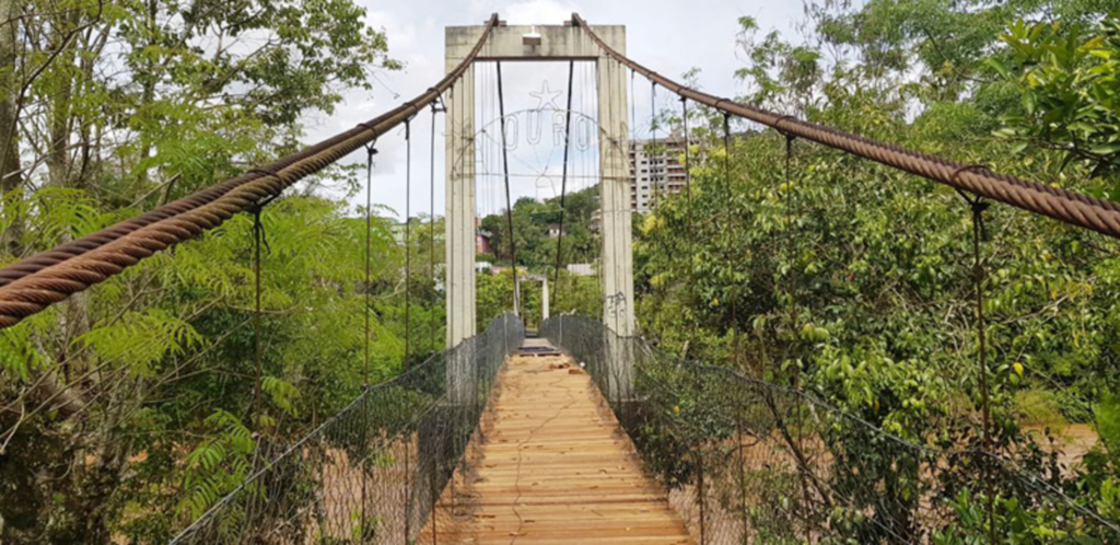 Ponte Pênsil Padre Mathias Michellizza está sendo revitalizada