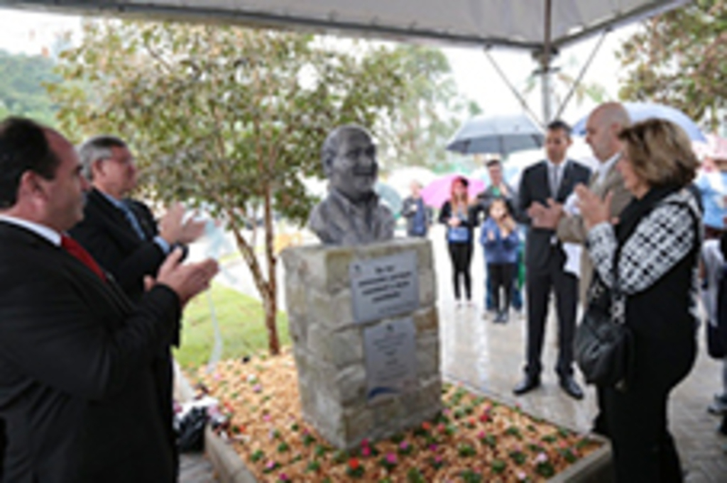 Praça Senador Luiz Henrique da Silveira é inaugurada no município de Guabiruba