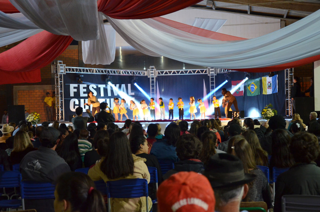 Paróquia Santa Bárbara realiza encontro de Jovens