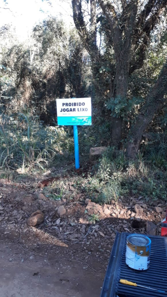 Prefeitura de Capinzal adquire lixeiras e realiza o recolhimento de lixo jogado na natureza
