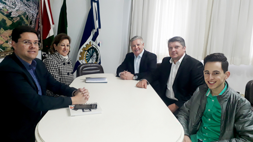 Prefeita em exercício de Capinzal, recebe a visita do deputado Berlanda