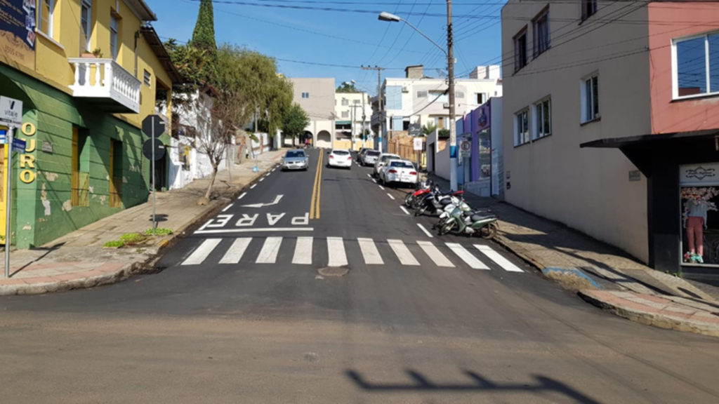 Concluído o recapeamento asfáltico de três ruas da área central