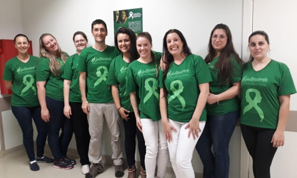  - Colaboradoras do HUST com o doutor Gabriel Manfro