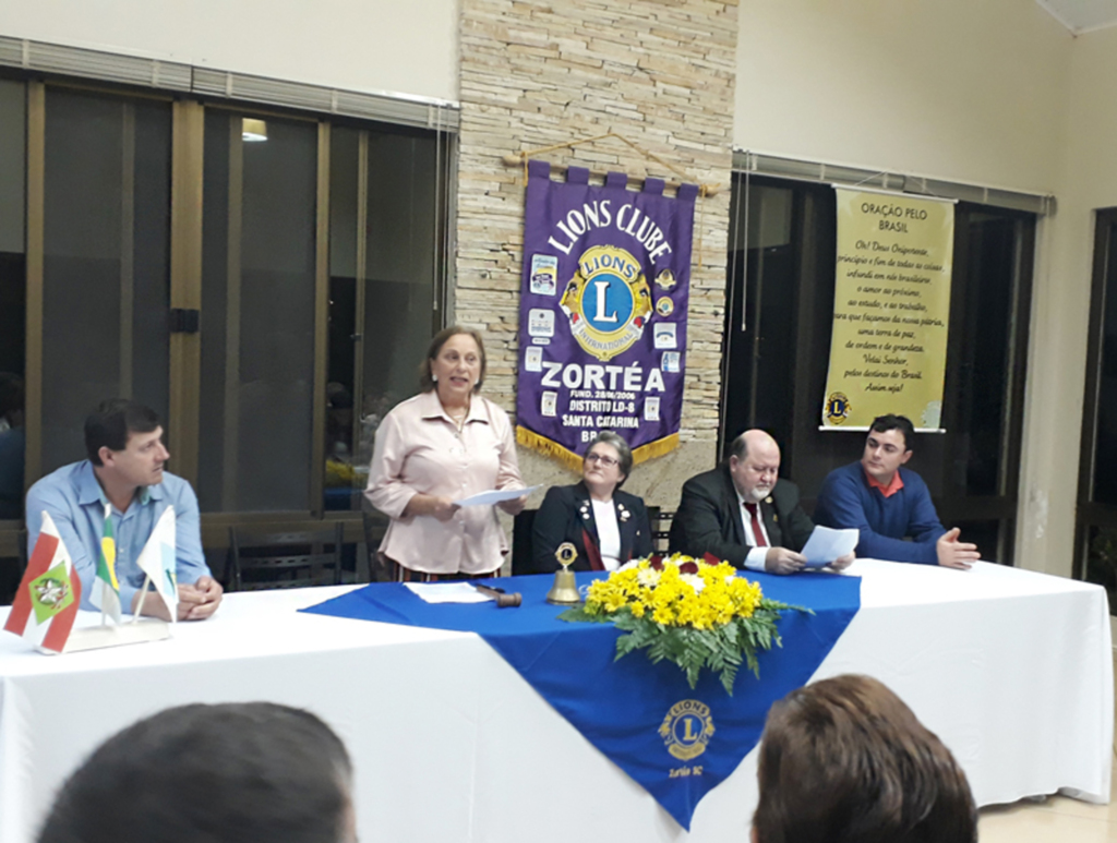 Maria Roseli assume a presidência do Lions Clube de Zortéa