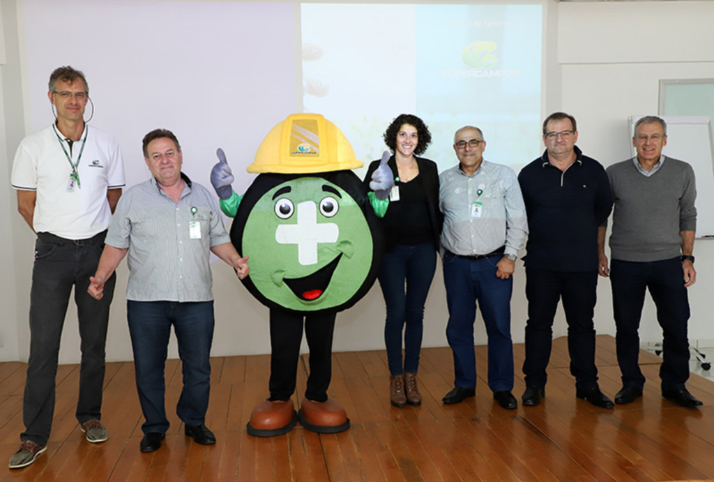 SIPAT 2018 - Copercampos desenvolve palestra e show humorístico