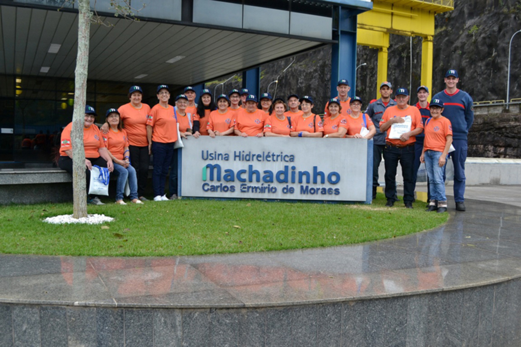 Bombeiros da Melhor Idade visitam Usina Hidrelétrica Machadinho