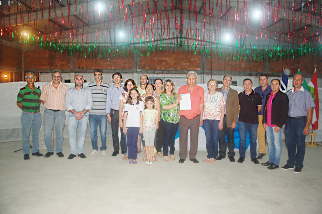  - Foto: Homenageado em 2015, na localidade de Lindemberg, pela vereadora Cimara Moreira Baú, com Moção de Aplauso. Pedro Antonio Toaldo * 09 de Agosto de 1942 + 25 de junho de 2018.
