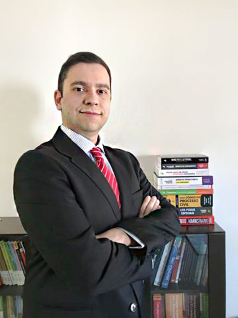 Piratubense Leandro Ernani Freitag agora é juiz de direito