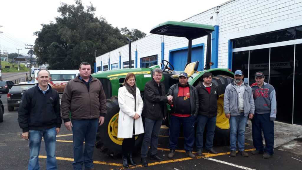 Prefeitura de Capinzal investe mais de R$ 140 mil na aquisição de um novo trator agrícola