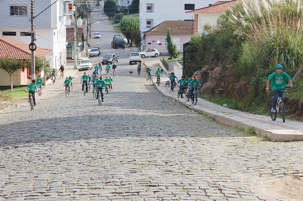 Amigos e familiares festejam o aniversário de João Pedro Martins Oliveira Primo