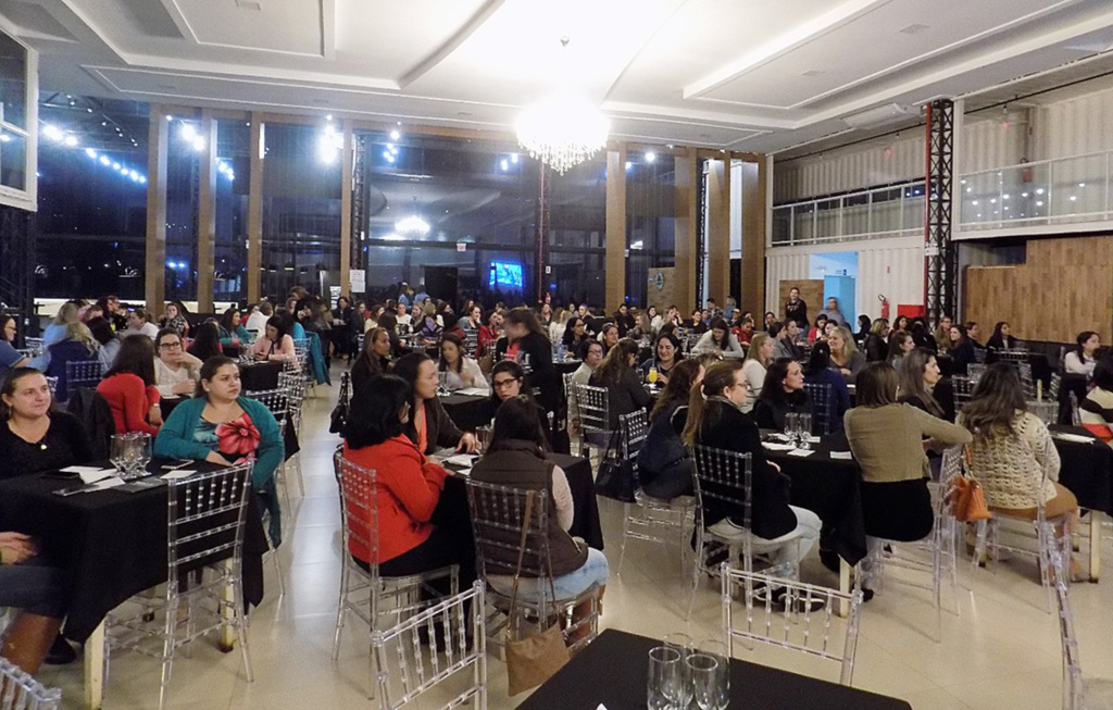 CMEI Pinguinho de Gente promoveu homenagem às mães