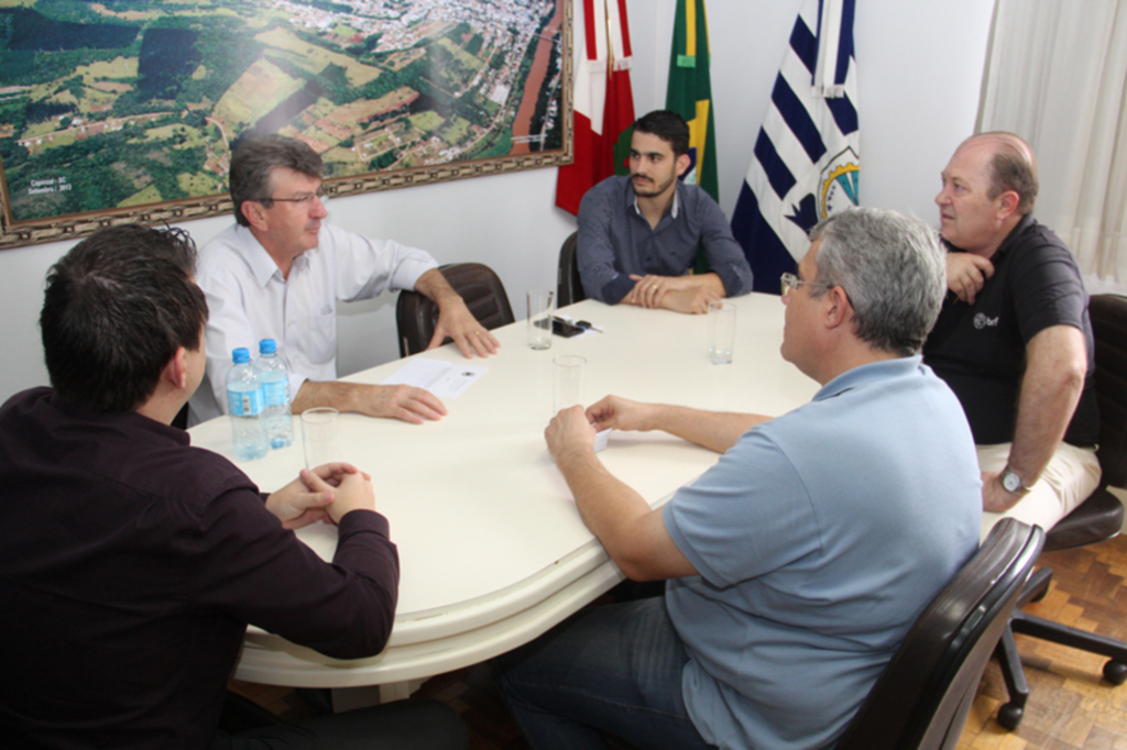 'Dorini recepciona representantes da BRF