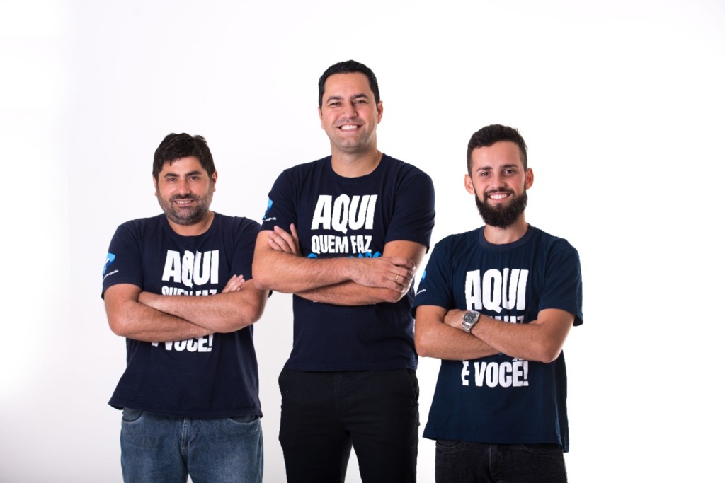  - Ayslam Monteiro (C) com os sócios Evandro Ribeiro (D) e Matheus Siqueira (E).